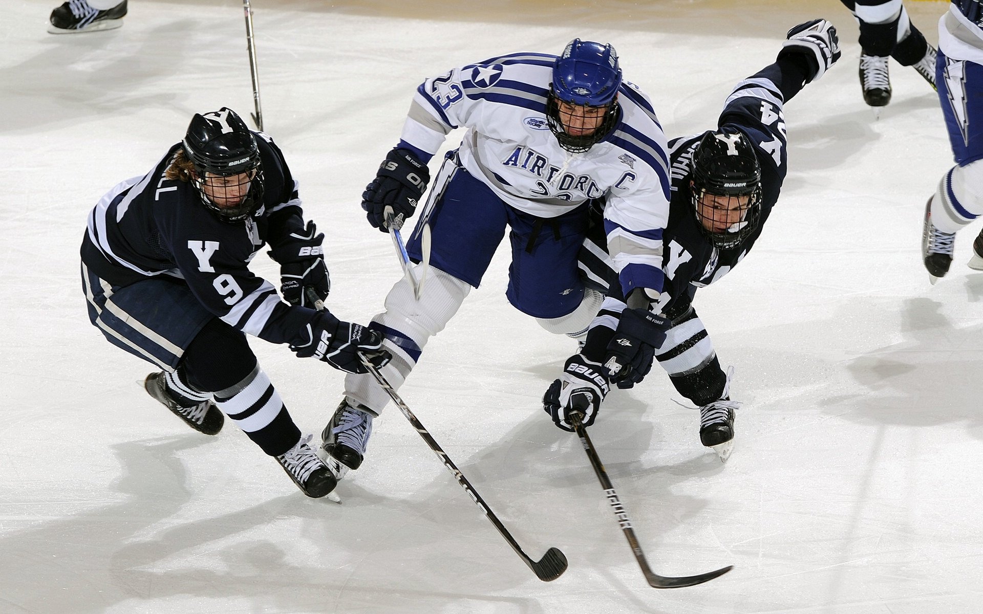 开云体育app下载-《PUBGMobile》《星际纷争》全服大赛，高手云集打造传奇！